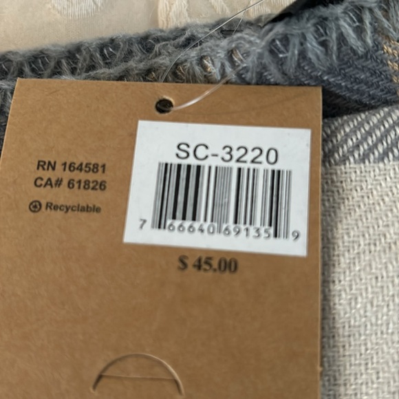 NWT Soft plaid poncho scarf - Picture 2 of 2